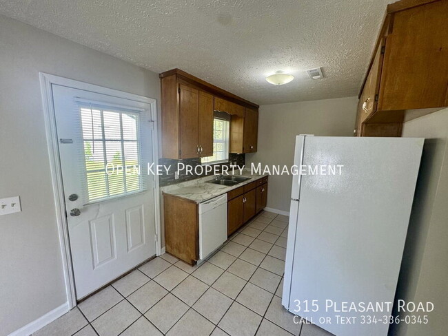 Foto del edificio - 315 Pleasant Rd