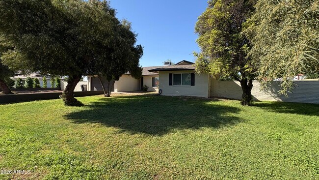 Foto del edificio - 4422 W Greenway Rd