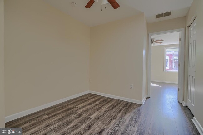 Foto del edificio - 1304 Glyndon Ave