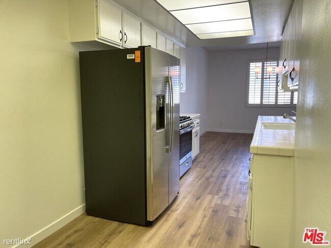 Building Photo - 2 br, 2 bath Condo - 1223 Roxbury Dr Apt 102