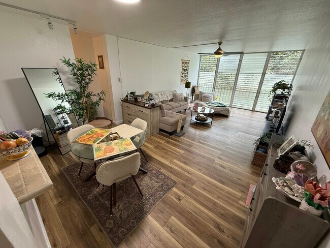 Foto del edificio - 95-227-227 Waikalani Dr
