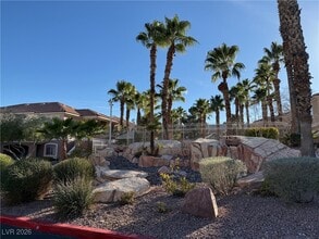 Building Photo - 401 Amber Pine St