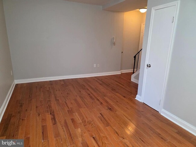 Building Photo - 307 Arch St