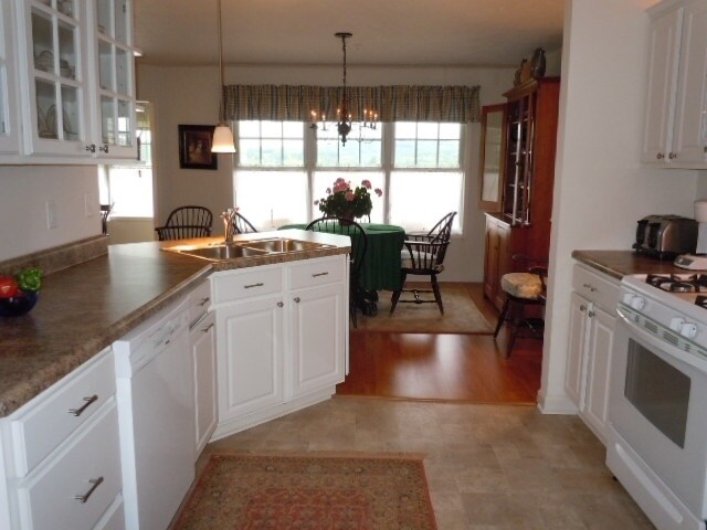 Foto del interior - 125 Donats Brow Ln