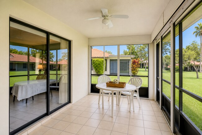 Foto del edificio - 5895 Autumn Lake Ln