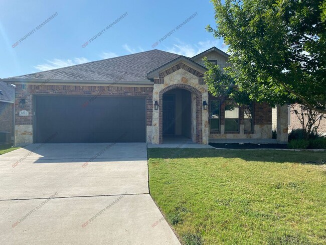 Building Photo - 5711 Blackstone Dr