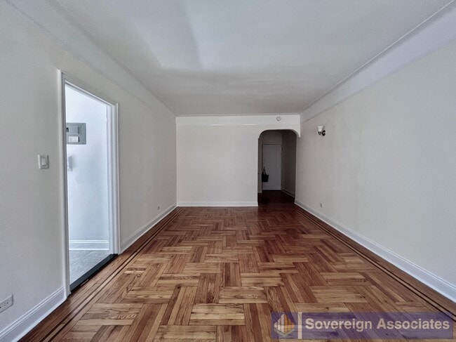 Building Photo - 615 W 172nd St