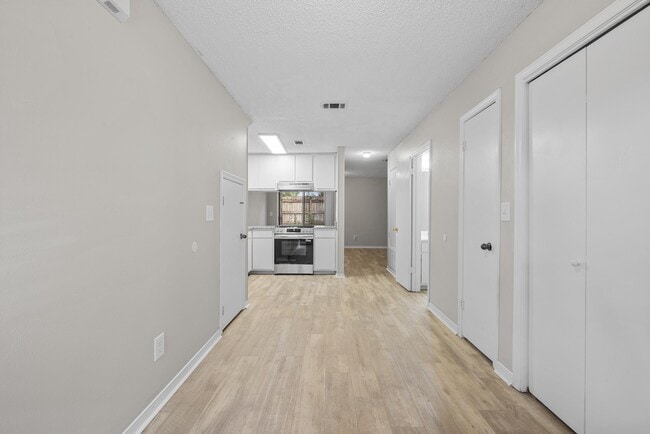 Building Photo - 205 Marquette St