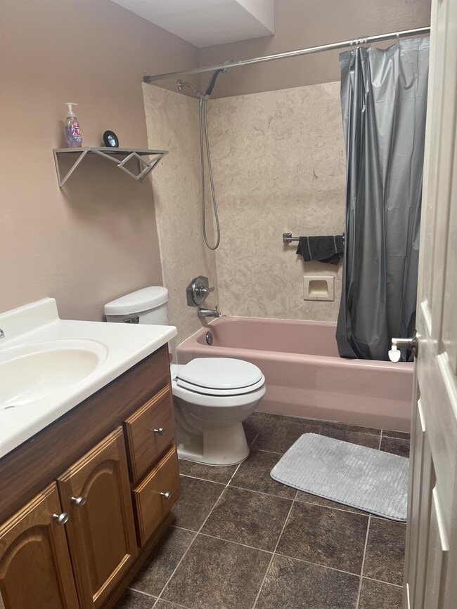 Building Photo - 6945 E Kirkland Dr