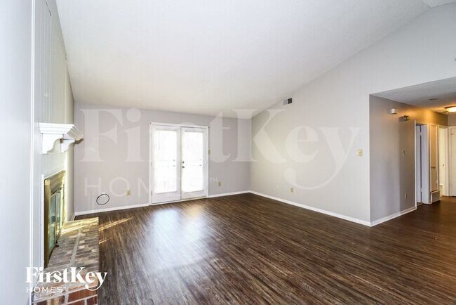 Foto del edificio - 5798 Jardin Pl