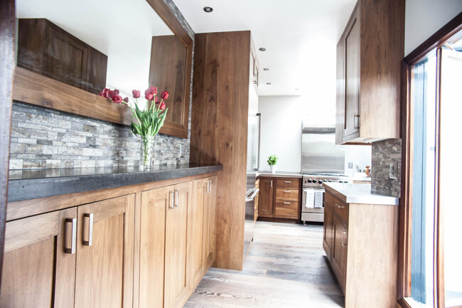 Kitchen - 1374 8th Ave