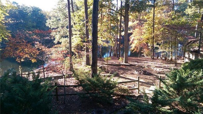Building Photo - 1176 Ashley Lake Dr