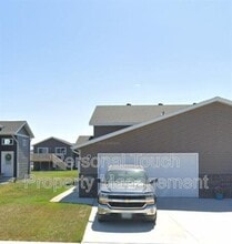 Building Photo - 3362 Maple Leaf Loop S