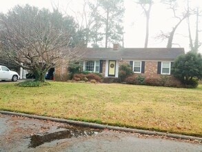 Building Photo - 1601 Hopkins Dr