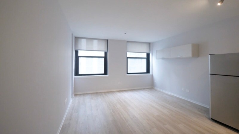 Foto del edificio - 176 N Wells St