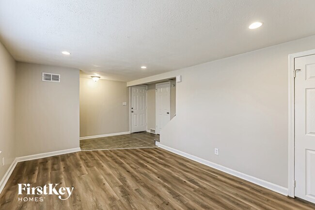 Foto del edificio - 13116 Herrick Ave