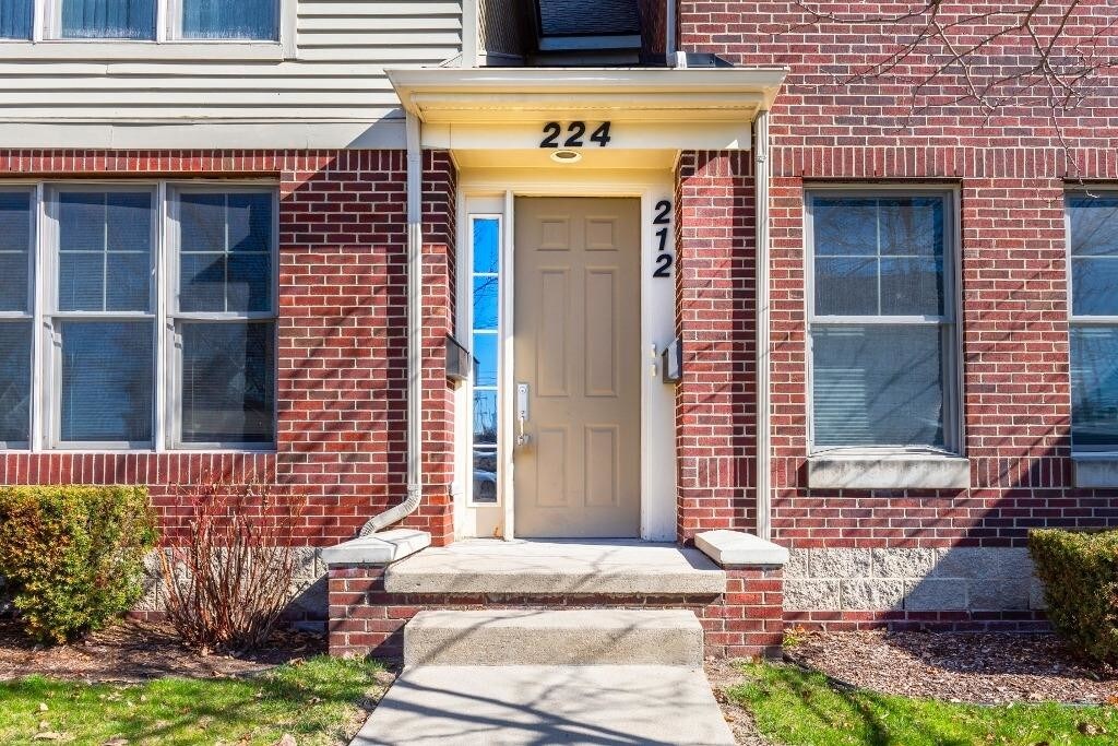Primary Photo - 212 Snyder Ave