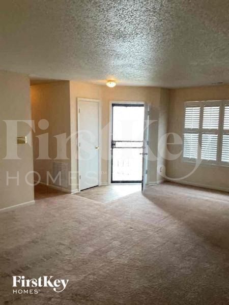 Foto del edificio - 3257 Blue Ash Ln