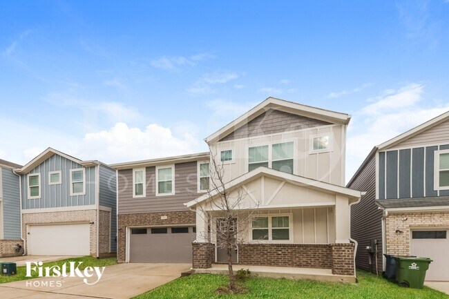 Building Photo - 623 Sophia Wy