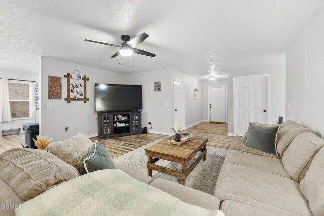 Building Photo - 2121 Turkey Trail