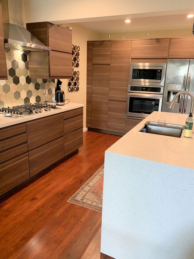 Primary Photo - Absolutely Beautiful Cyress Grove Condo in...