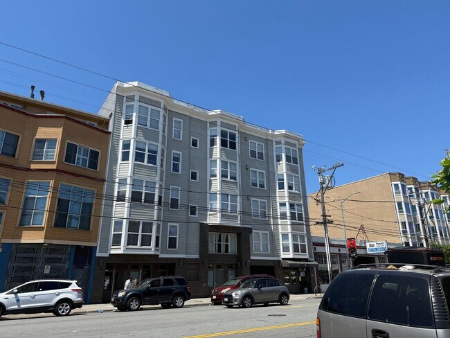 Foto del edificio - Quiet Rear-Unit in the Mission — Private Terrace, Garage, Roof Deck