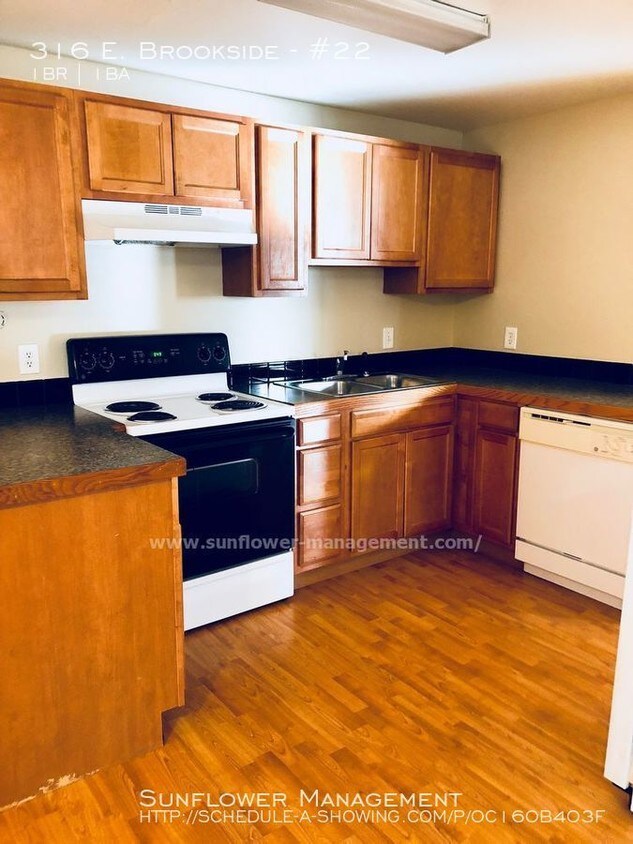 Primary Photo - $760- 1 Bed 1 Bath Available NOW!