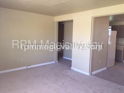 Building Photo - 219 E Avenue H