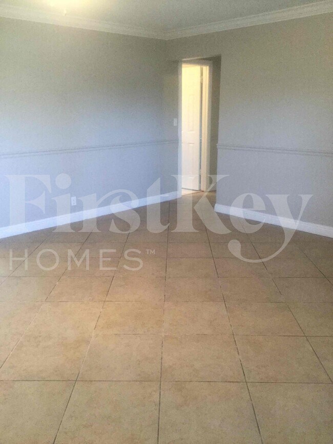 Foto del edificio - 6817 Massachusetts Dr