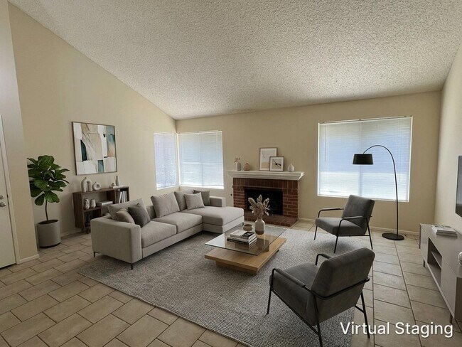 Foto del edificio - 15377 Bambi Ct