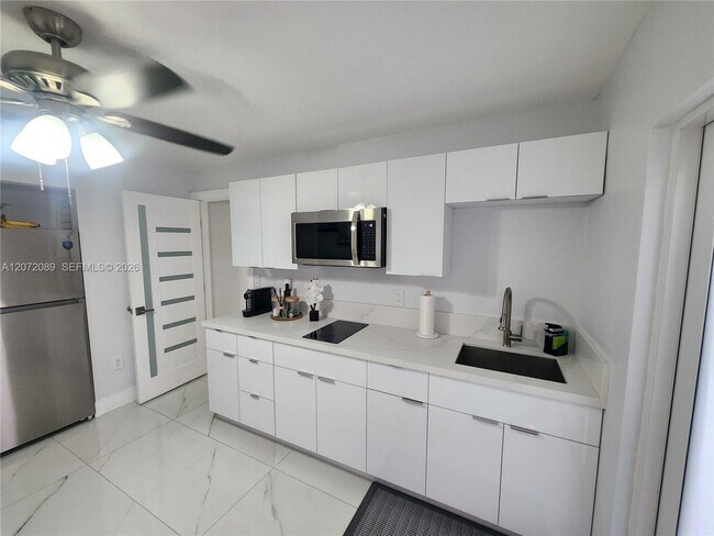 Foto del edificio - 98XX NW 122nd Terrace