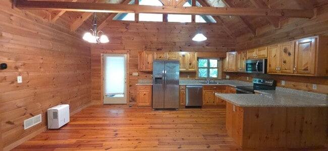Building Photo - The Perfect North Georgia Retreat: Peaceful Living, Prime Location