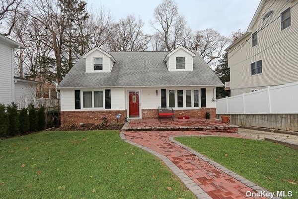 Primary Photo - 72 Bayberry Dr
