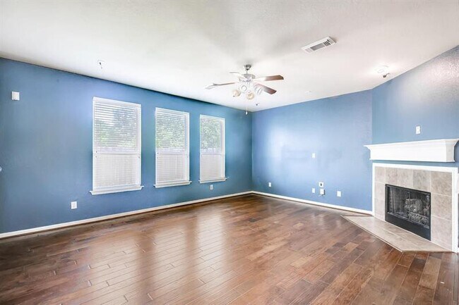 Building Photo - 1307 Diamante Dr
