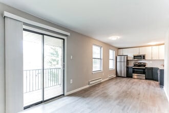 Kitchen - Newpointe Apartments
