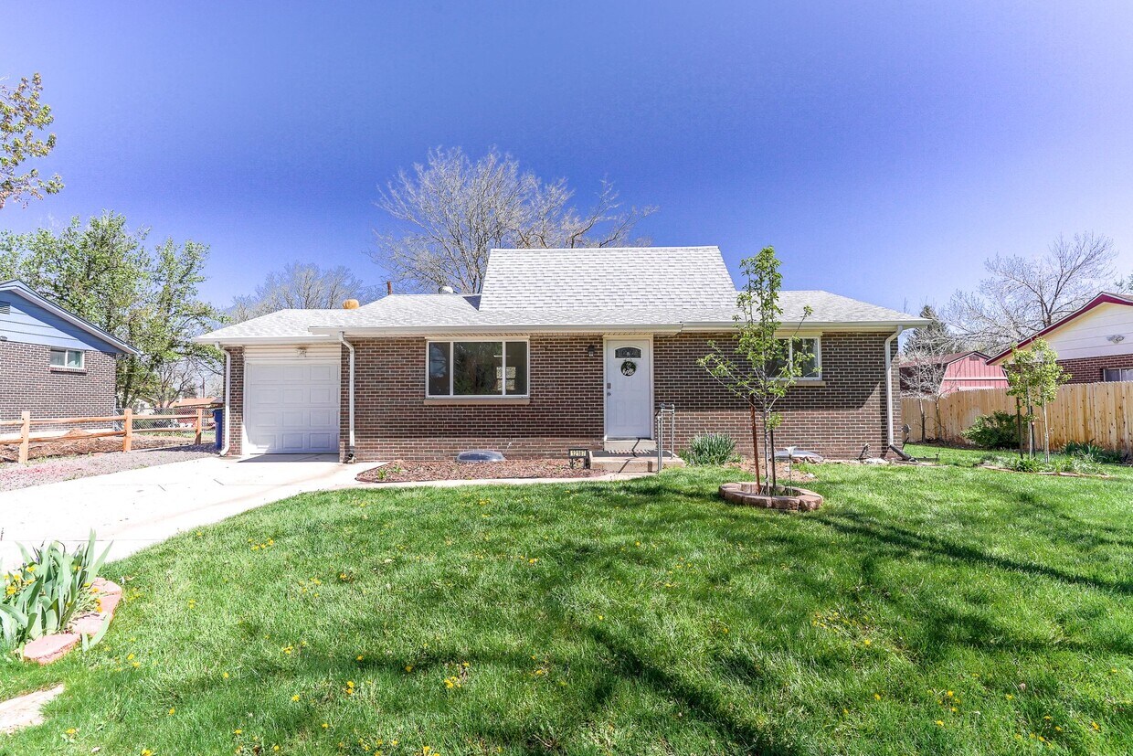 12187 E Exposition Ave, Aurora, CO 80012 House for Rent in Aurora, CO