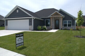 Building Photo - 913 Spyglass Ct