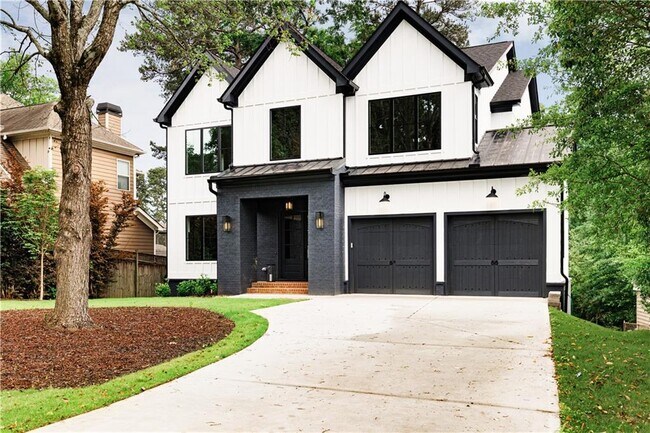 Foto del edificio - 2421 Drew Valley Rd NE