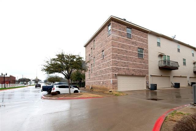 Building Photo - 2500 Rockbrook Dr
