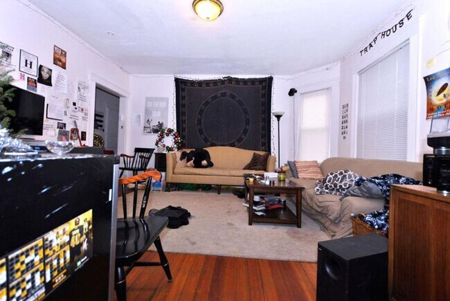 Foto del edificio - 4bed / 1bath on Pratt St in Allston for 9/1/2026 - $5000