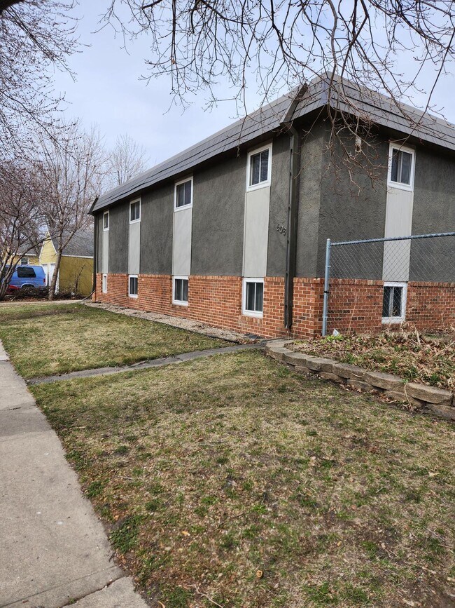 Building Photo - Terrace Heights 2 Bedroom