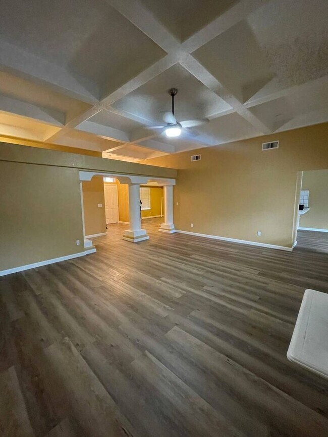Foto del edificio - Live Vibrantly at 2488 Plumwood!