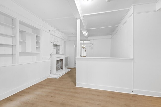 Building Photo - 319 5th St