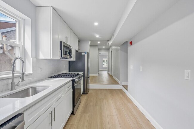 Building Photo - 617 S 8th St