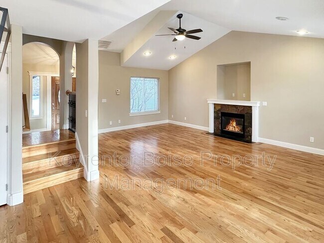 Building Photo - 1861 W Sheep Hill Ct