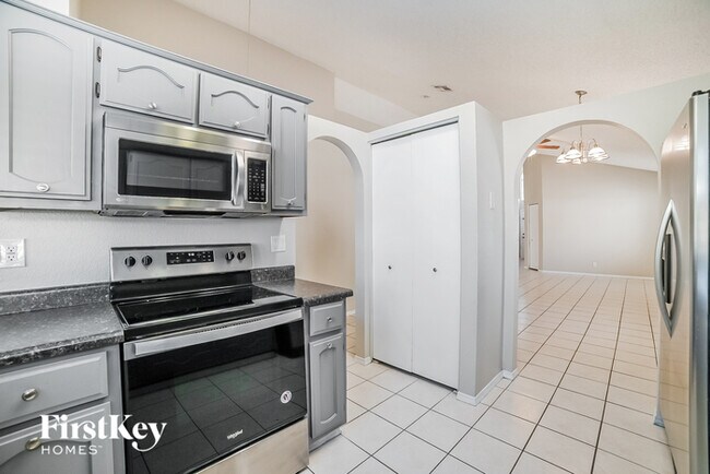 Building Photo - 5057 W Chicago Cir S