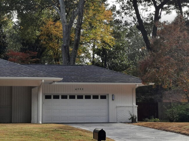 Building Photo - 4755 Cole Rd
