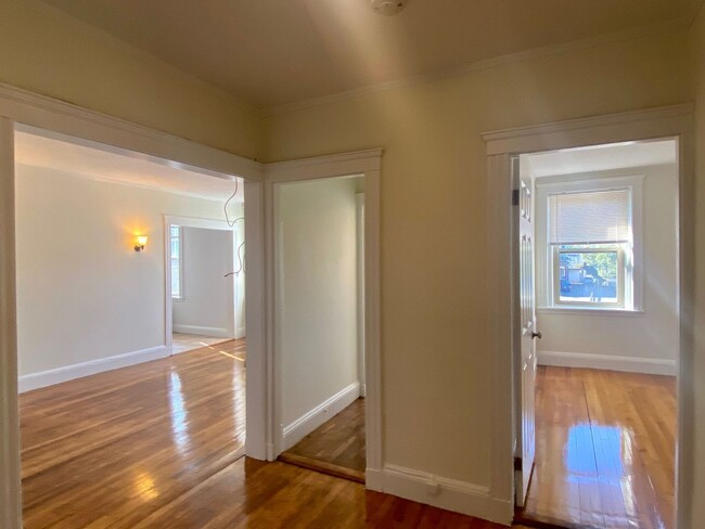 Building Photo - large 1 bed in Brighton