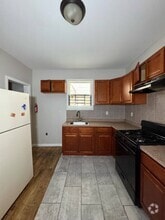 Building Photo - 116 S 7th St