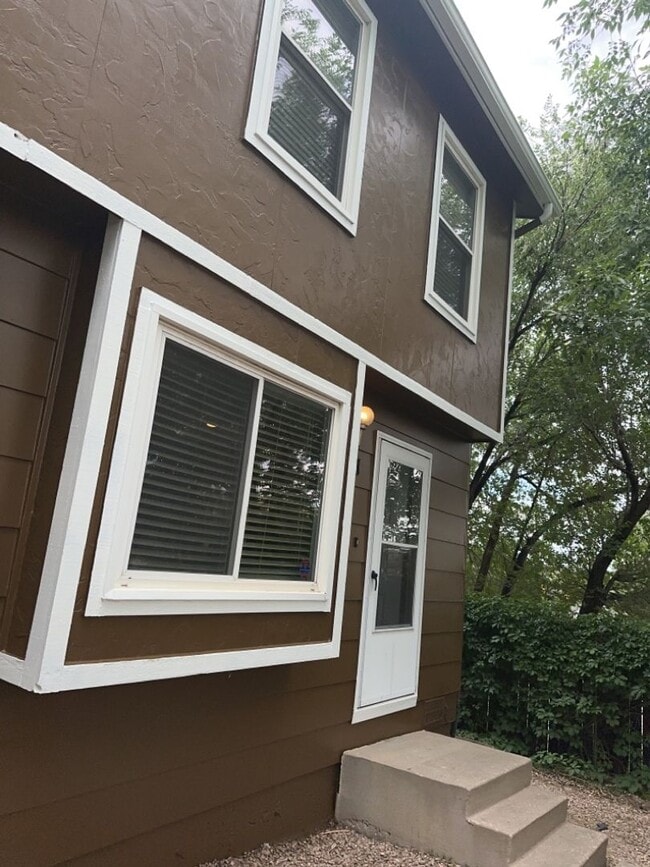 Building Photo - Westside Charmer on Boston Terrace for Rent!